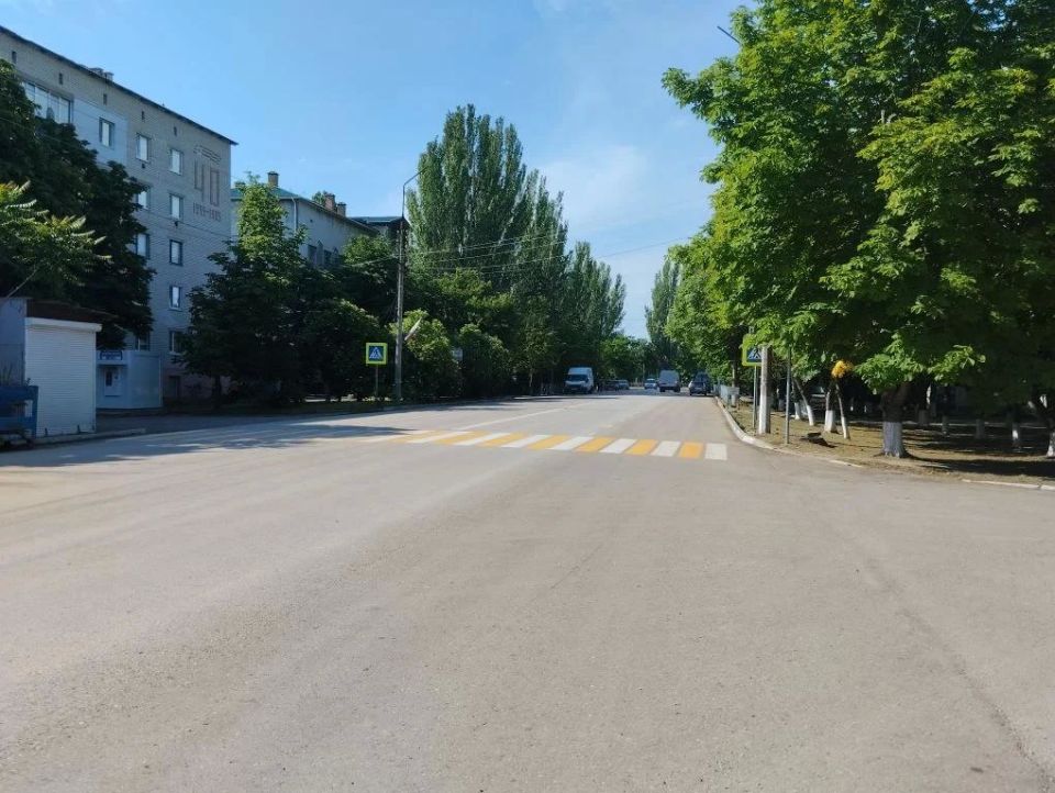 В Скадовске продолжаются работы по благоустройству: чистота на улицах — забота о городе В Скадовске продолжаются работы по благоустройству: чистота на улицах — забота о городе