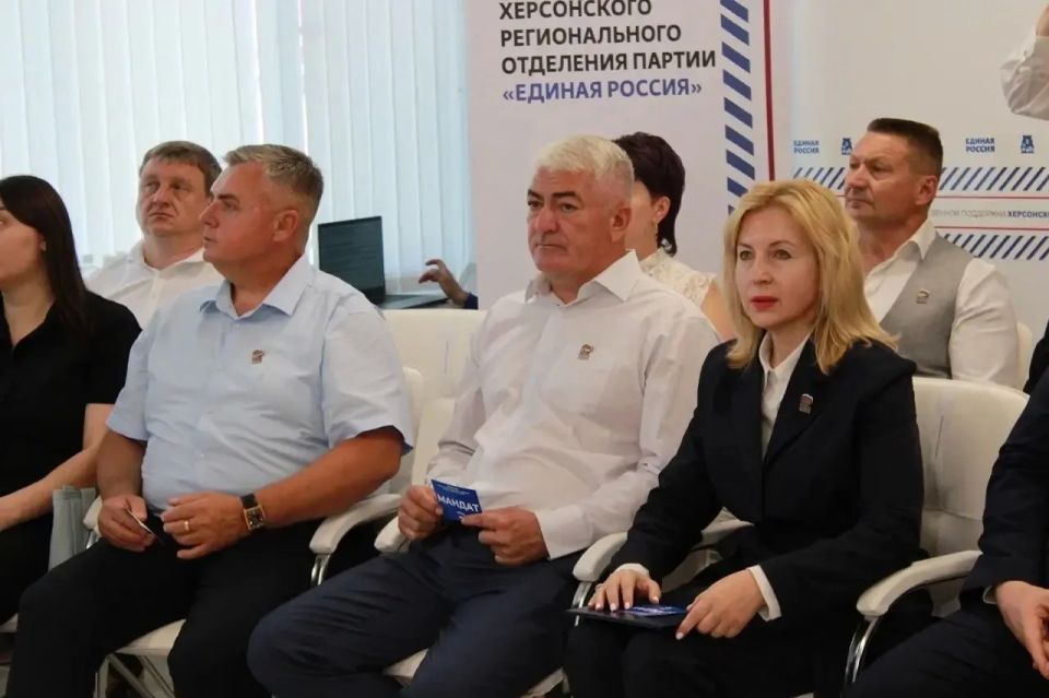 Без жалоб и нарушений. Во время предварительного голосования Единой России в Херсонской области работал региональный оргкомитет, в который вошли представители общественности и журналистского сообщества Без жалоб и нарушений. Во время предварительного голосования Единой России в Херсонской области работал региональный оргкомитет, в который вошли представители общественности и журналистского сообщества