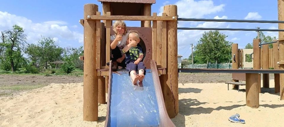 Дети просто в восторге!. Представляем вашему вниманию небольшой фотоотчет с детской площадки в селе Красный Подол, установленной в этом году в рамках программы «Комплексное развитие сельских территорий» Дети просто в восторге!. Представляем вашему вниманию небольшой фотоотчет с детской площадки в селе Красный Подол, установленной в этом году в рамках программы «Комплексное развитие сельских территорий»