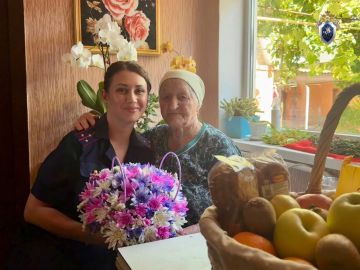 Сотрудники следственного управления Херсонской области навестили ветерана Великой Отечественной войны в преддверии ее 96-летия