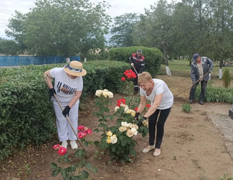 В преддверии Дня памяти и скорби в Богдановке прошел субботник у памятника воинской славы В преддверии Дня памяти и скорби в Богдановке прошел субботник у памятника воинской славы