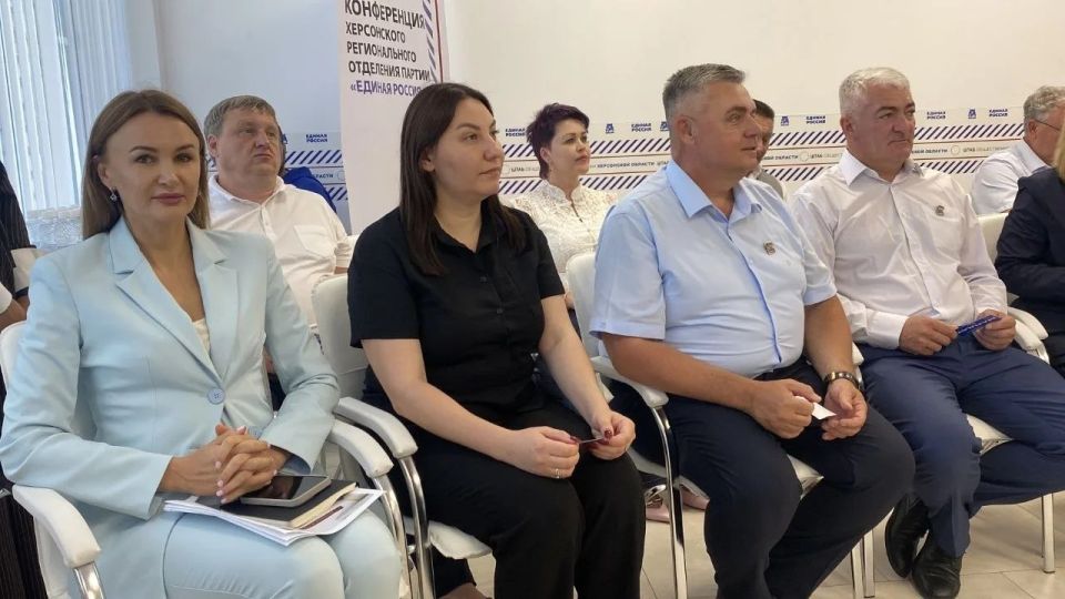 Приняла участие в шестой Конференции партии "Единая Россия", где подводились итоги первого электронного голосования по выборам депутатов Государственной Думы Приняла участие в шестой Конференции партии "Единая Россия", где подводились итоги первого электронного голосования по выборам депутатов Государственной Думы