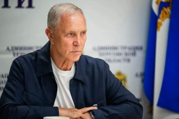 Транспортное сообщение с Крымом и Арабатской стрелкой сохраняется, несмотря на удары ВСУ, заявил губернатор Херсонской области Владимир Сальдо