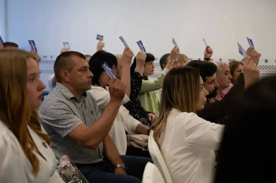 Делегация Каховского округа приняла участие в конференции «Единой России» Делегация Каховского округа приняла участие в конференции «Единой России»