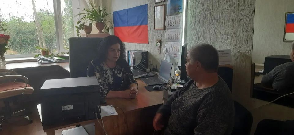 Специалисты Коробковского территориального отдела на постоянной основе проводят приём граждан Специалисты Коробковского территориального отдела на постоянной основе проводят приём граждан