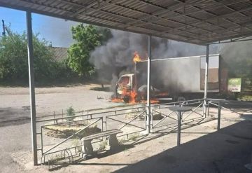 Удар по мирным: ВСУ сожгли «ГАЗель» с посылками в Каховском округе