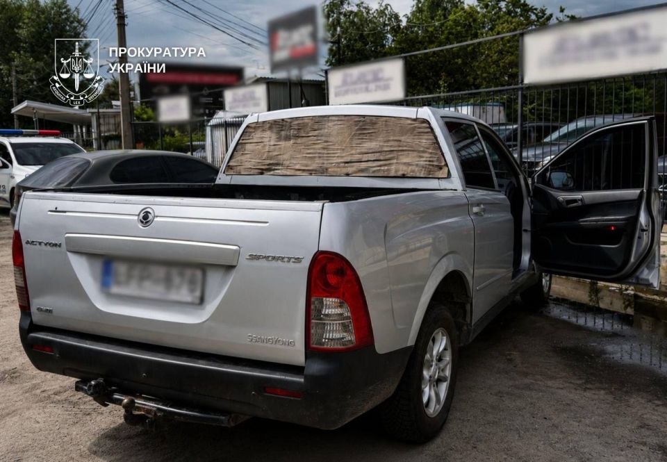 В Киеве разоблачили продажу гуманитарных авто В Киеве разоблачили продажу гуманитарных авто