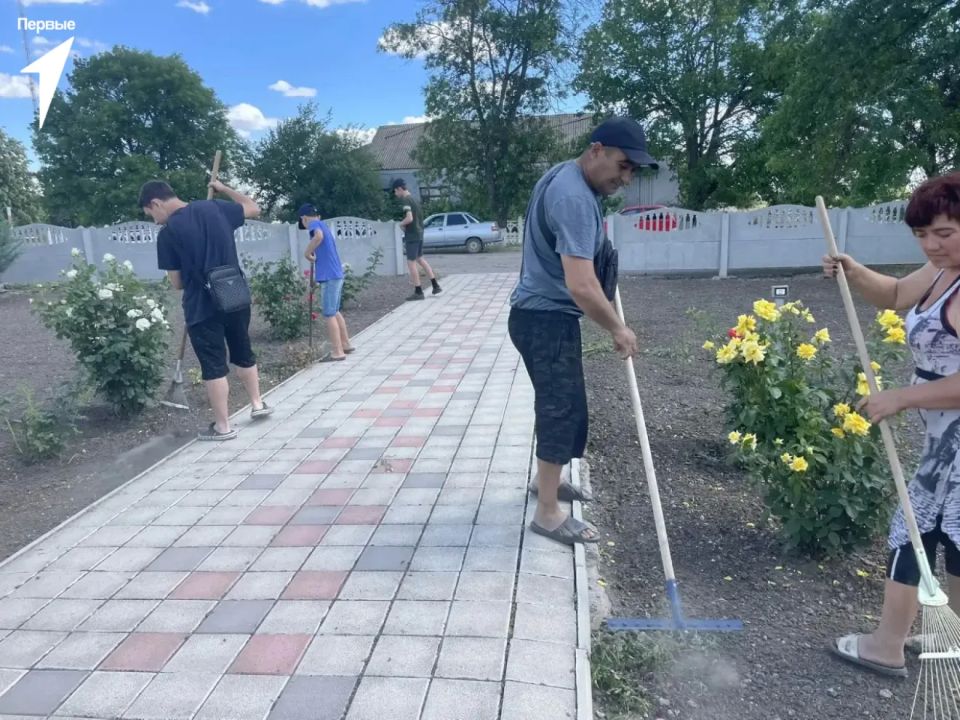 Первые Нижних Торгаев приняли участие в благоустройстве Мемориала Памяти Первые Нижних Торгаев приняли участие в благоустройстве Мемориала Памяти