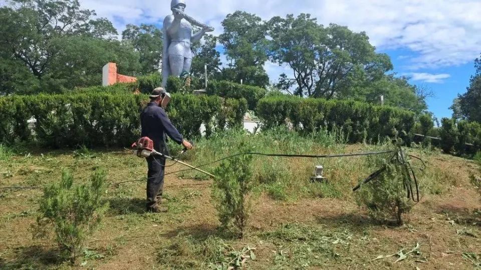 Жители Тарасовки накануне Дня памяти и скорби благоустроили мемориал воинам-односельчанам, погибшим в годы Великой Отечественной войны Жители Тарасовки накануне Дня памяти и скорби благоустроили мемориал воинам-односельчанам, погибшим в годы Великой Отечественной войны