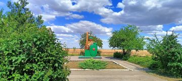 Красноподольская библиотека провела субботник у памятника Неизвестному солдату в преддверии Дня памяти и скорби