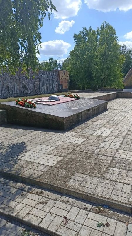 В Тавричанке навели порядок у мемориала ко Дню памяти и скорби В Тавричанке навели порядок у мемориала ко Дню памяти и скорби