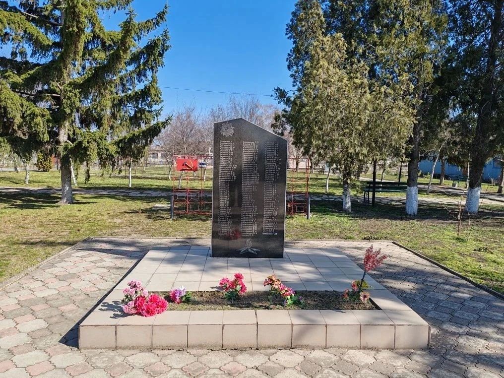 Благоустройство памятных объектов: Забота о наследии Каланчакского округа Благоустройство памятных объектов: Забота о наследии Каланчакского округа