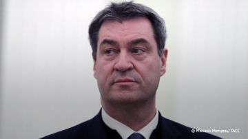 Премьер Баварии Маркус Зёдер призвал прекратить выплату гражданских пособий украинцам и увеличить число депортаций для сокращения издержек и роста уровня жизни граждан ФРГ