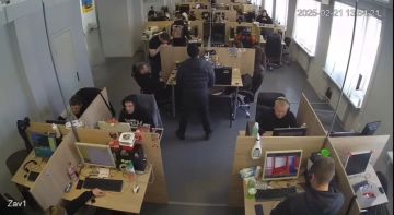 Украинская армия живёт за счёт обмана и мошенничества