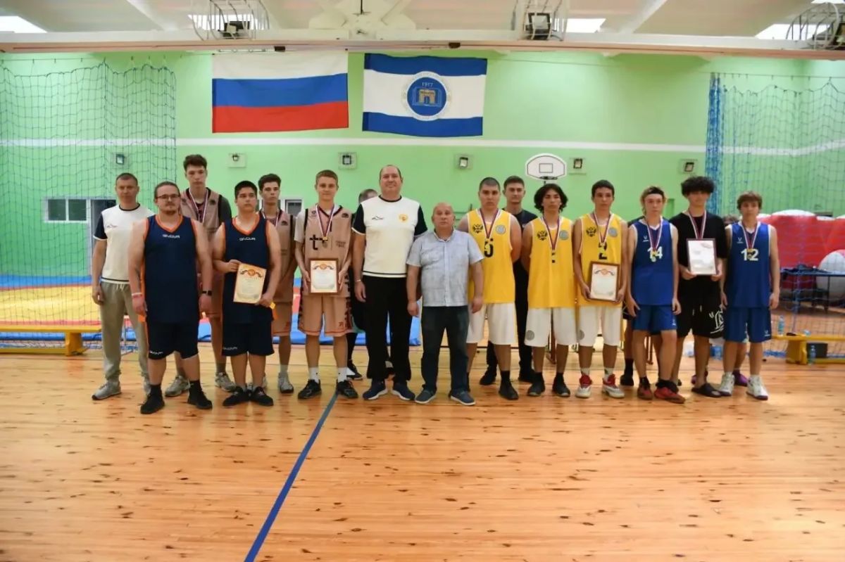 Баскетбол или киберспорт?. В Скадовске прошел чемпионат по фиджитал-стритболу