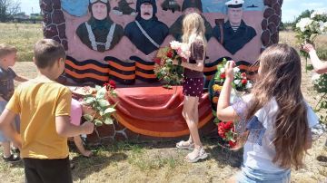 Ко Дню скорби и памяти в Раздольном прошло возложение цветов к монументам воинской славы