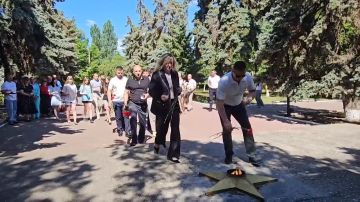 В Скадовске почтили память павших в День памяти и скорби