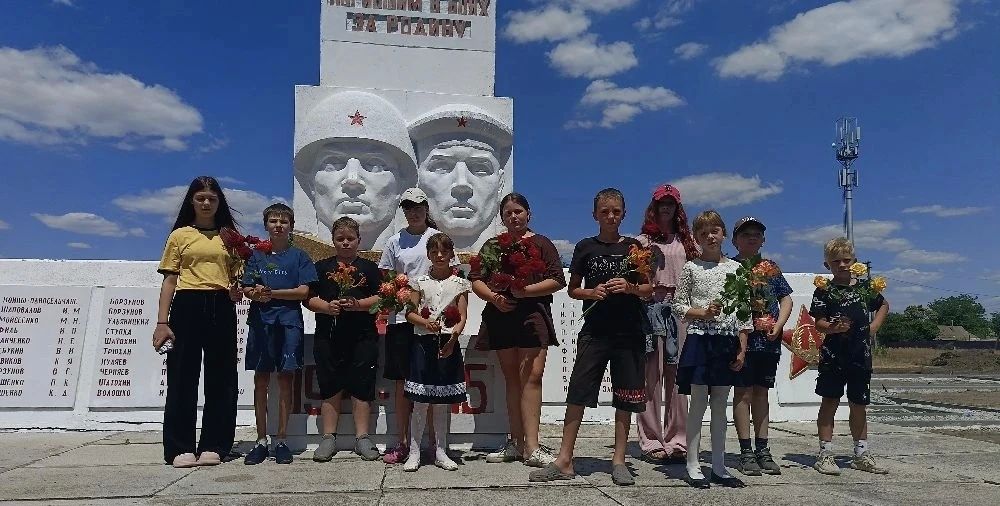 В День памяти и скорби в Семеновке почтили память погибших в Великой Отечественной войне В День памяти и скорби в Семеновке почтили память погибших в Великой Отечественной войне