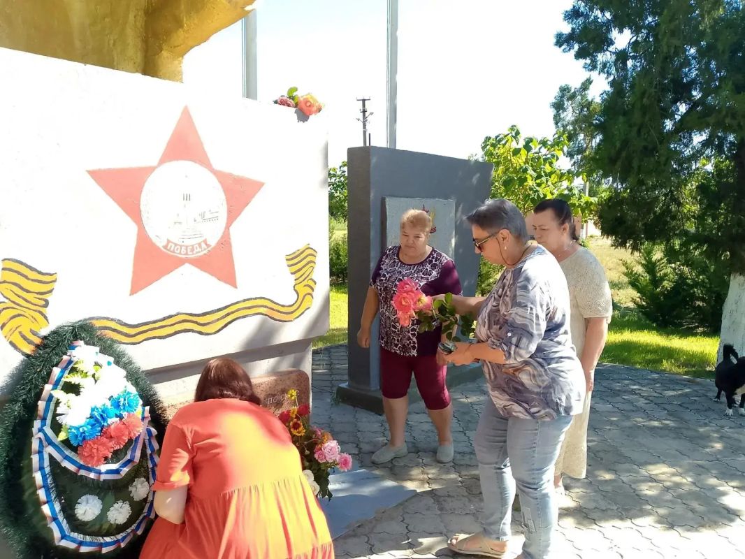 Глаза детей наполнились гордостью: День памяти в образовательных учреждениях Каланчакского муниципального округа Глаза детей наполнились гордостью: День памяти в образовательных учреждениях Каланчакского муниципального округа