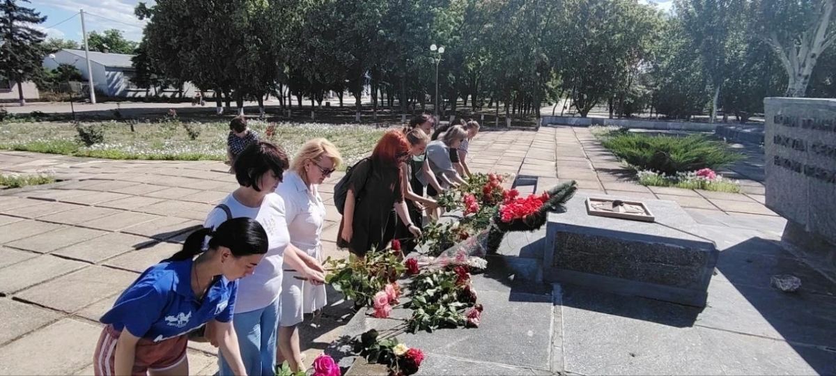 Кинолекторий «Дорогами войны: первый километр» прошел в Нижних Серогозах Кинолекторий «Дорогами войны: первый километр» прошел в Нижних Серогозах