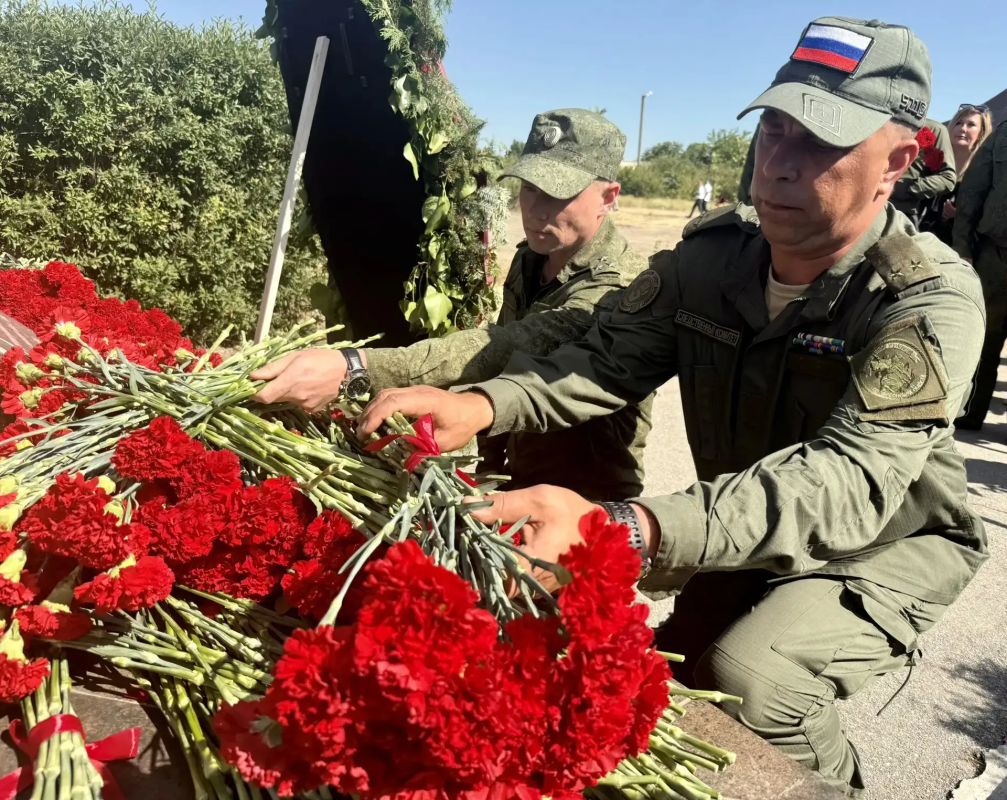Руководитель следственного управления СК России по Херсонской области принял участие в церемонии перезахоронения останков мирных жителей, погибших в годы Великой Отечественной войны Руководитель следственного управления СК России по Херсонской области принял участие в церемонии перезахоронения останков мирных жителей, погибших в годы Великой Отечественной войны