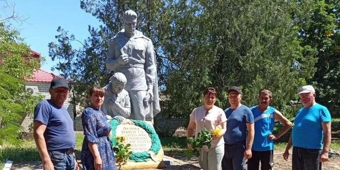 День памяти и скорби: возложение цветов в Великолепетихском округе День памяти и скорби: возложение цветов в Великолепетихском округе