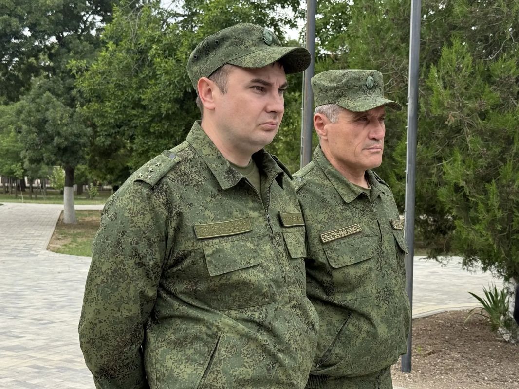 Сотрудники следственного управления СК России по Херсонской области приняли участие в памятной акции «Свеча памяти» Сотрудники следственного управления СК России по Херсонской области приняли участие в памятной акции «Свеча памяти»