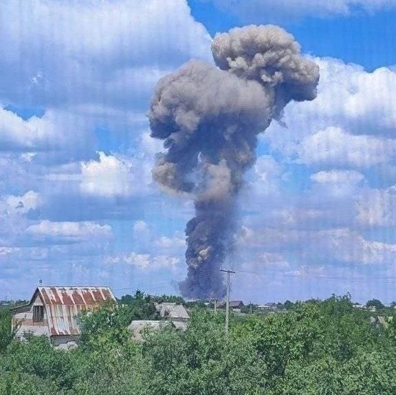 В Павлограде прогремел мощный взрыв В Павлограде прогремел мощный взрыв