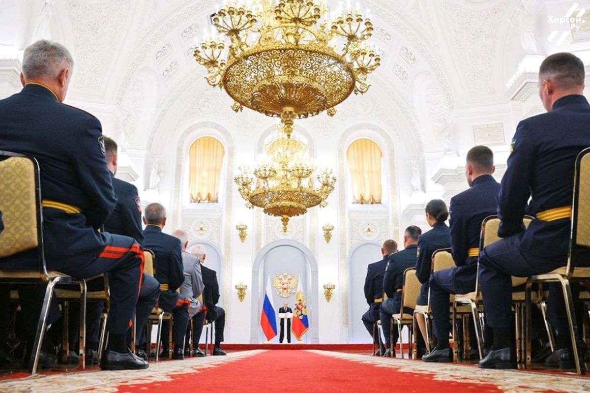 Путин — о фронте, Западе и переговорах: главное из встречи с выпускниками военных вузов