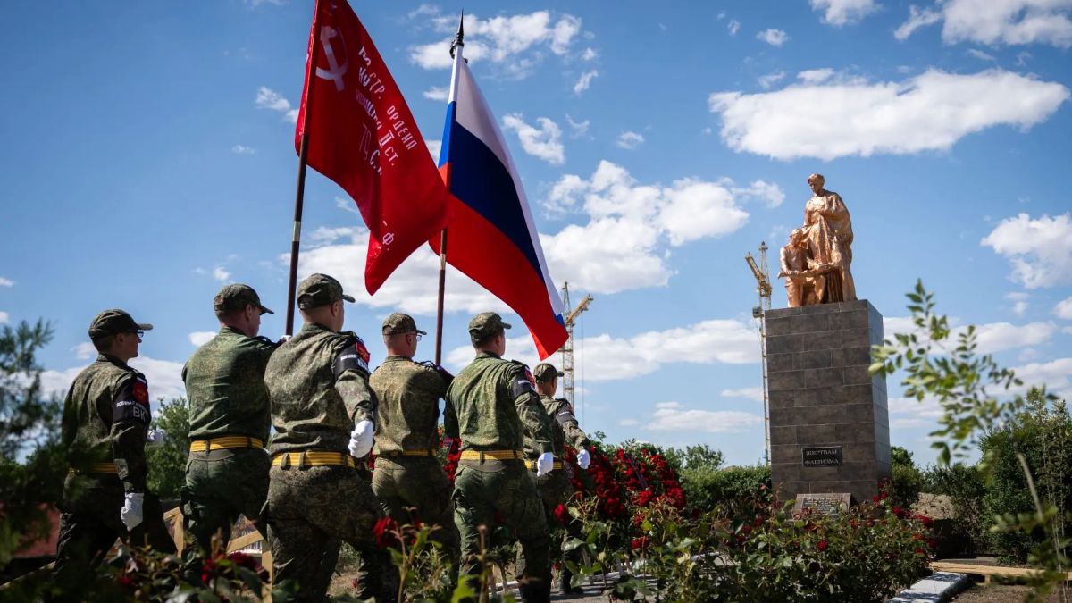 День памяти и скорби, в Геническе прошла церемония захоронения останков мирных жителей, ставших жертвами нацистских преступлений в годы Великой Отечественной войны