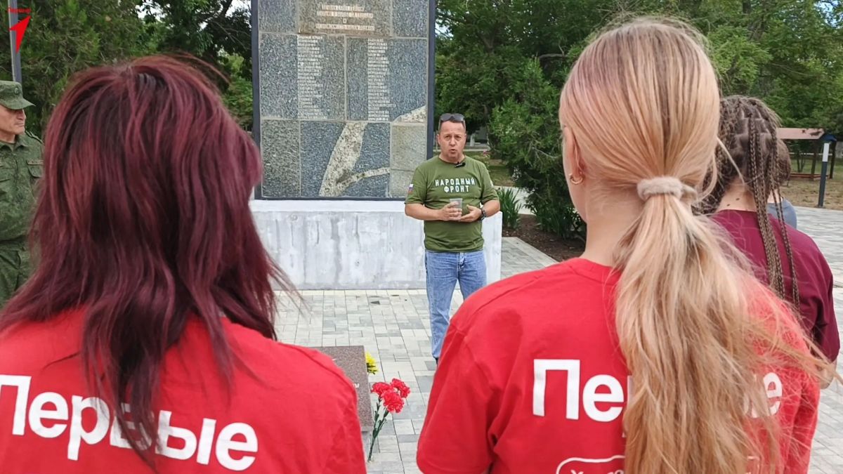 Первые Геническа приняли участие в акции «Свеча памяти» Первые Геническа приняли участие в акции «Свеча памяти»