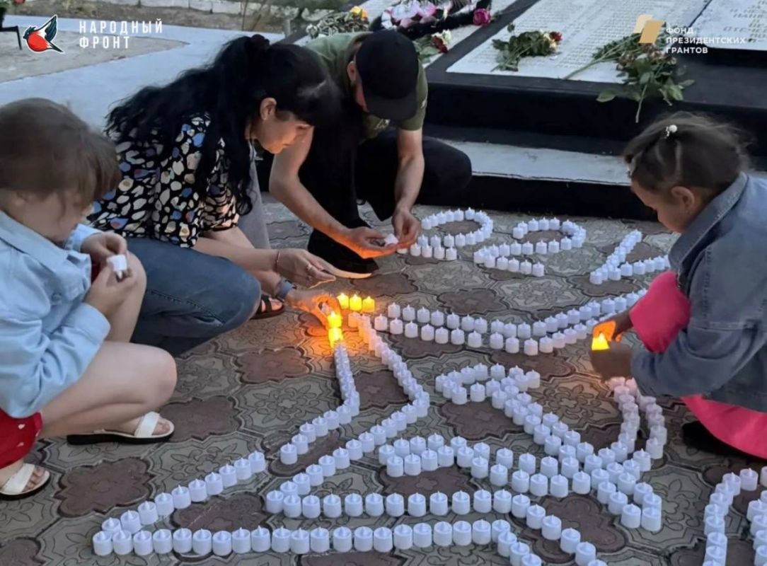 22-го июня в селе Приморское прошла трогательная патриотическая акция "Живой огонь памяти" 22-го июня в селе Приморское прошла трогательная патриотическая акция "Живой огонь памяти"
