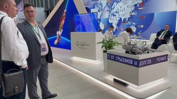 На сегодняшнем ПМЮФ работает робокот!