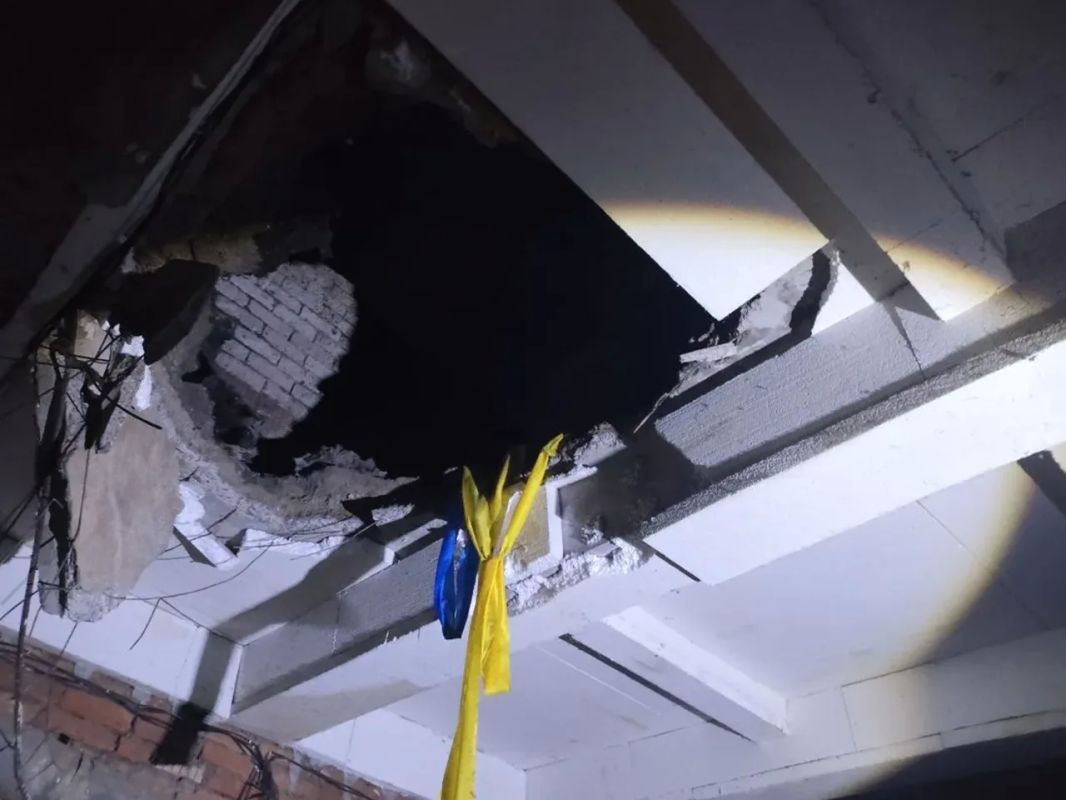 ВСУ били по людям, машинам, домам и административным зданиям ВСУ били по людям, машинам, домам и административным зданиям
