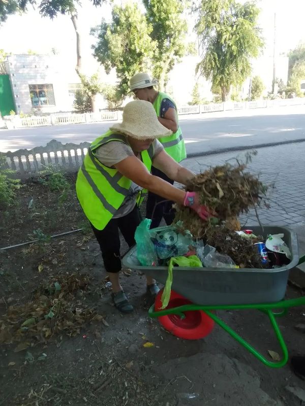 "Горжилстрой" в Геническом округе: чистота и порядок – приоритет "Горжилстрой" в Геническом округе: чистота и порядок – приоритет