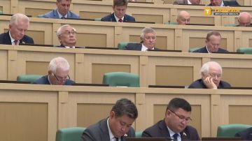Совет Федерации одобрил закон, устанавливающий сокращенную 35-часовую рабочую неделю для военных и сотрудников силовых ведомств с инвалидностью