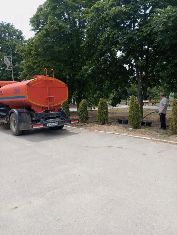 "Горжилстрой" в Геническом округе: чистота и порядок – приоритет "Горжилстрой" в Геническом округе: чистота и порядок – приоритет