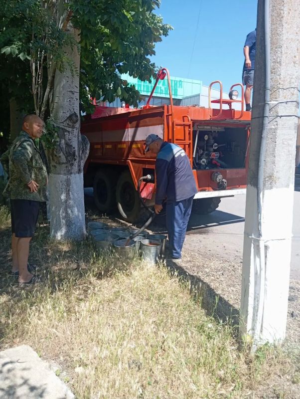 В поселке городского типа Новотроицкое активно продолжаются работы по благоустройству, направленные на улучшение качества жизни его жителей