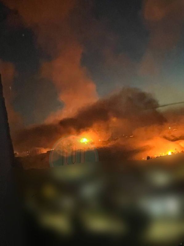 В Киеве после попадания обвалились шесть этажей девятиэтажки В Киеве после попадания обвалились шесть этажей девятиэтажки