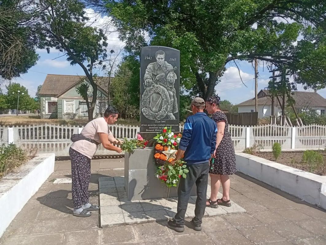 В селе Федоровка почтили память героев и поздравили ветерана-афганца В селе Федоровка почтили память героев и поздравили ветерана-афганца