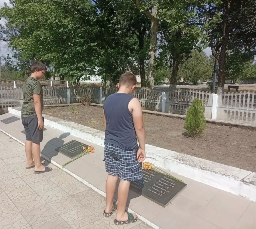 В селе Федоровка почтили память героев и поздравили ветерана-афганца В селе Федоровка почтили память героев и поздравили ветерана-афганца