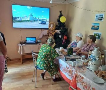 Виртуальное путешествие сквозь века: подопечные Каховского гериатрического пансионата побывали в городах Золотого кольца