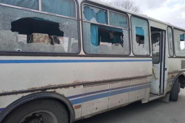 Беспилотник ВСУ повредил семь автобусов в херсонском райцентре Чаплинка