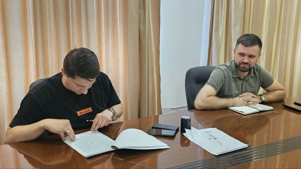 Подписан контракт на реализацию проекта «Крылатые качели» в Скадовске Подписан контракт на реализацию проекта «Крылатые качели» в Скадовске