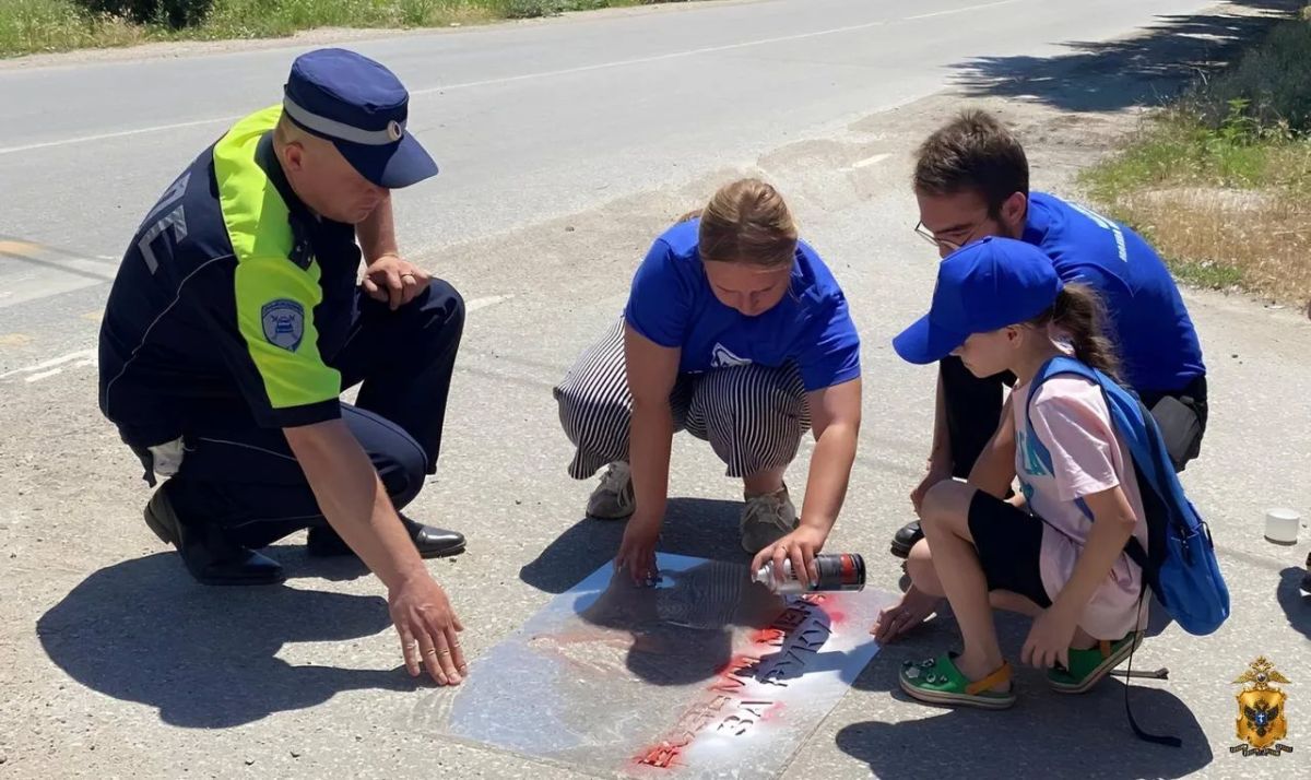В Херсонской области в свой профессиональный праздник госавтоинспекторы провели профилактическое мероприятие