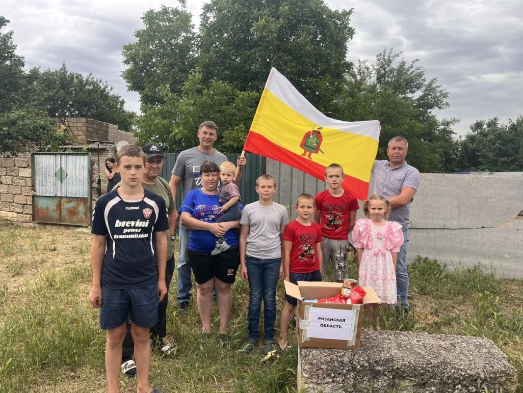 Рязанцы передали гумпомощь двум многодетным семьям из Чаплинки