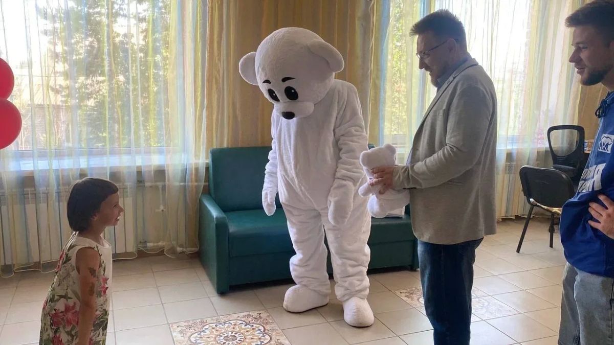 Владимир Сальдо: «Коробка храбрости» добралась до детского отделения Генической больницы Владимир Сальдо: «Коробка храбрости» добралась до детского отделения Генической больницы