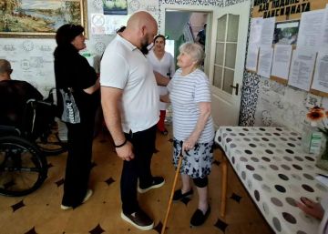 Сергей Георгиев: Проверил, как живут подопечные в Чаплинском гериатрическом пансионате