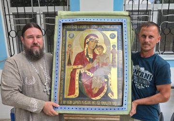 Походная икона Пресвятой Богородицы "Песчанская" возвращена после реставрации на Херсонское направление