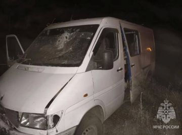 В Чаплынском округе спасатели МЧС спасли отца и сына после атаки дрона ВСУ